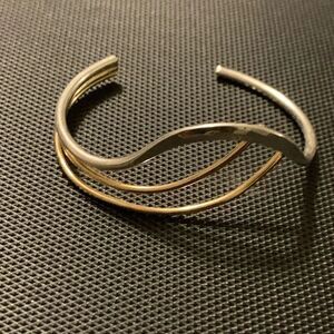 Peter James Rippling Cuff Elegant Gold and Silver Women's Bracelet